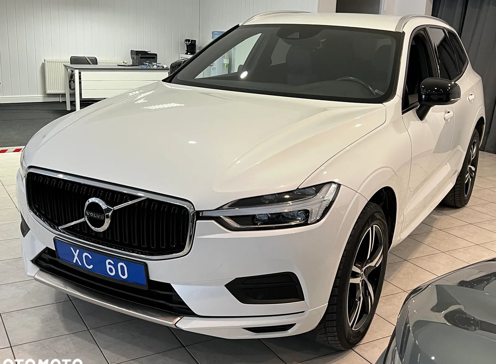 Volvo XC 60 cena 117900 przebieg: 224000, rok produkcji 2018 z Zelów małe 121